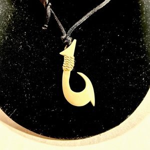 Maui’s hook Kids necklace.